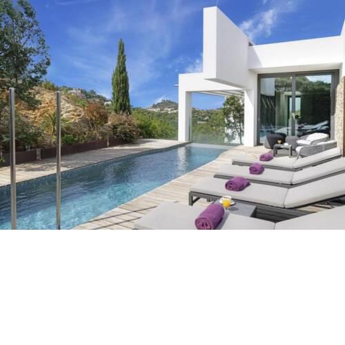 Villa in Begur Sleeps 8 with Pool and Air Con