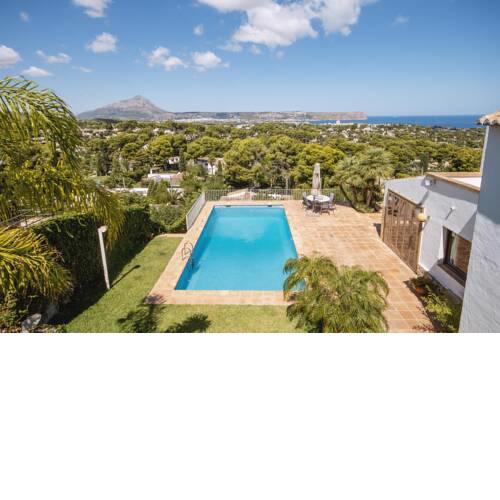 Villa in Benitachell Sleeps 8 with Pool and Air Con