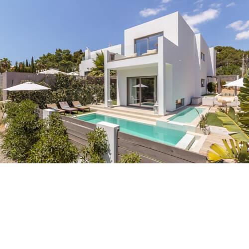 Villa in Cala Llonga Sleeps 8 includes Swimming pool and Air Con