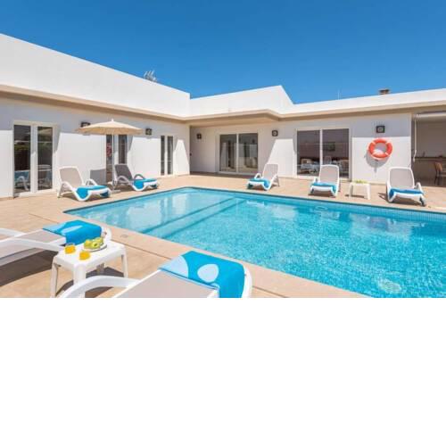 Villa in Cala'N Blanes Sleeps 9 includes Swimming pool Air Con and WiFi