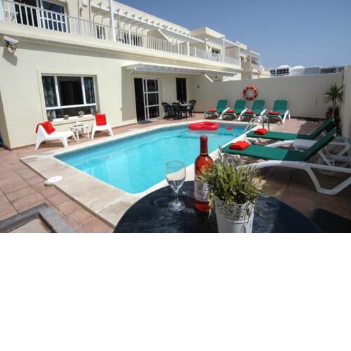 Villa in Costa Teguise Sleeps 8 with Pool and WiFi