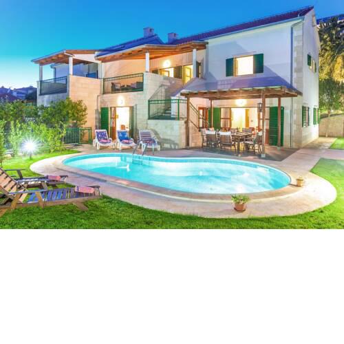 Villa in Hvar Sleeps 8