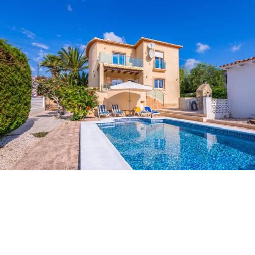 Villa in Ifac Sleeps 8 with Pool Air Con and WiFi