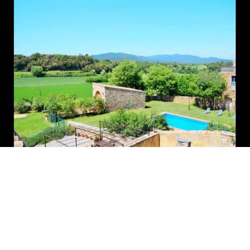 Villa in La Bisbal Sleeps 6 with Pool