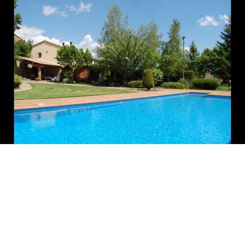 Villa in Lladurs Sleeps 4 with Pool