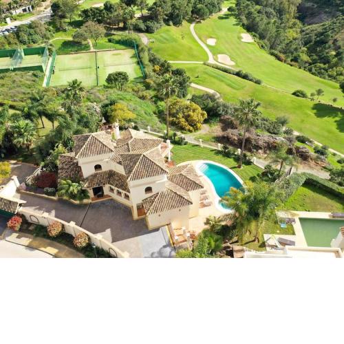 Villa in Los Arqueros Golf