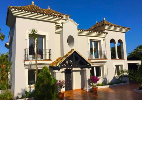 Villa in Marbella Sleeps 10 with Pool Air Con and WiFi