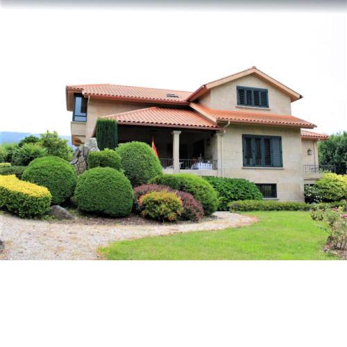 Villa in Mondariz-Balneario with Wellness and Private Pool