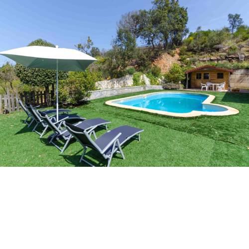 Villa in Montbarbat Sleeps 6 with Pool and Free WiFi