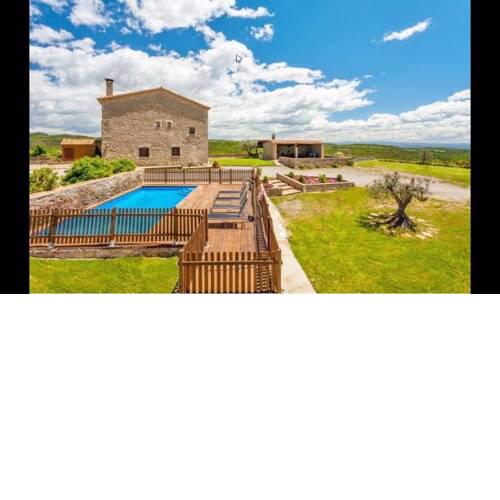 Villa in Montmajor Sleeps 17 with Pool