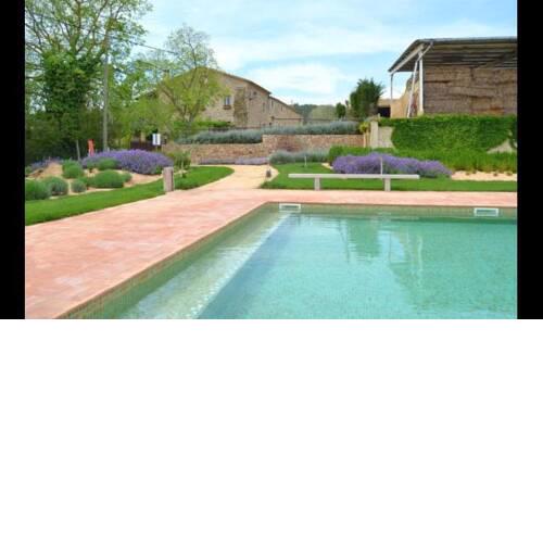 Villa in Pals Sleeps 4 with Pool and Air Con