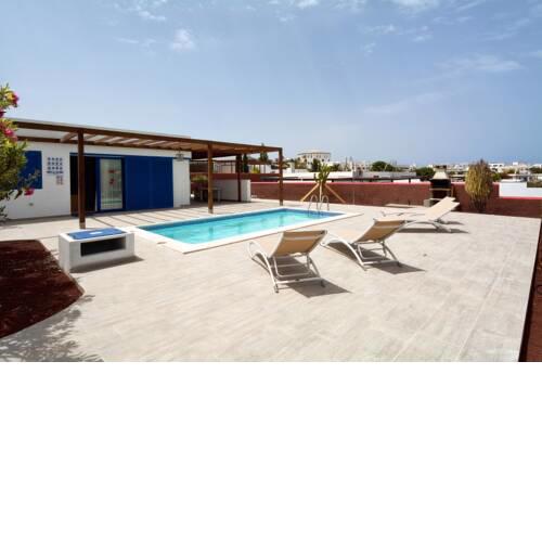 Villa in Playa Blanca Sleeps 4 with Pool and WiFi