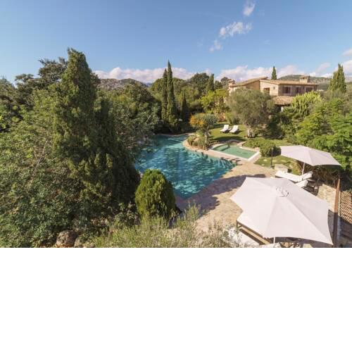Villa in Pollenca Sleeps 12 with Pool and Air Con
