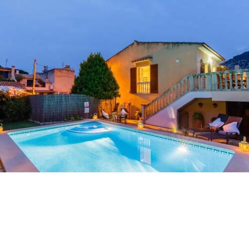 Villa in Pollenca Sleeps 5 with Pool Air Con and WiFi