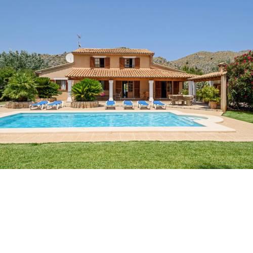 Villa in Pollenca Sleeps 6 includes Swimming pool and Air Con 7