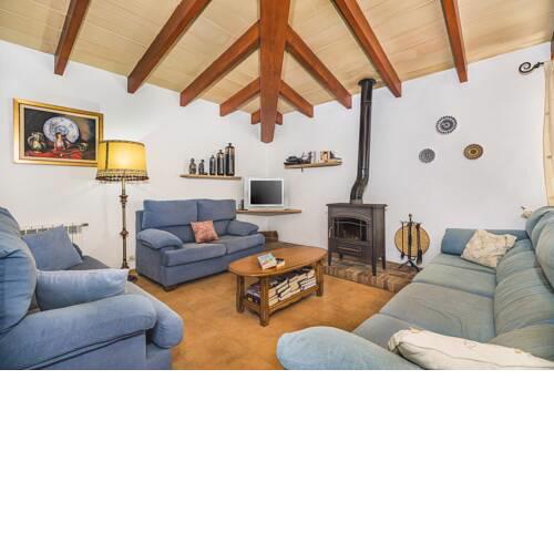 Villa in Pollenca Sleeps 8 includes Swimming pool and Air Con 2