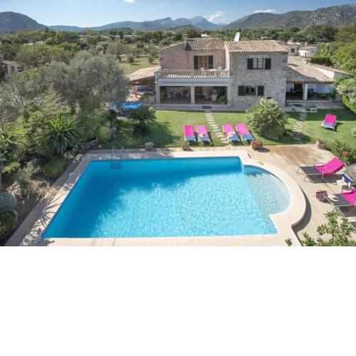 Villa in Pollenca Sleeps 8 with Pool Air Con and WiFi