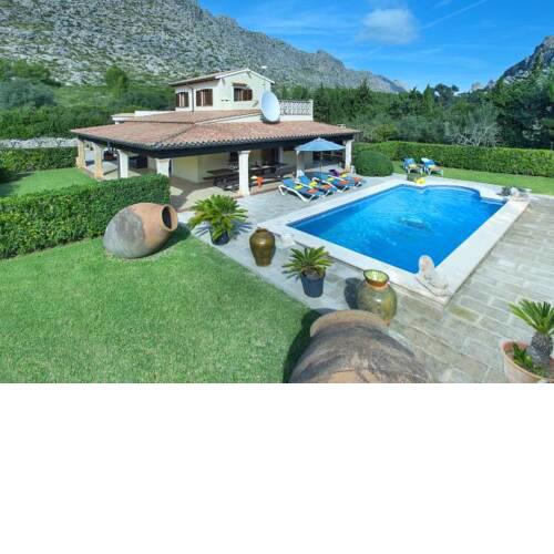 Villa in Port de Pollenca Sleeps 6 includes Swimming pool Air Con and WiFi 1
