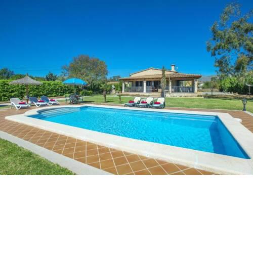 Villa in Port de Pollenca Sleeps 6 includes Swimming pool Air Con and WiFi 2