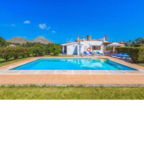 Villa in Port de Pollenca Sleeps 6 includes Swimming pool Air Con and WiFi