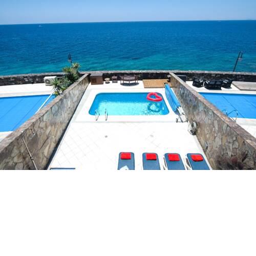 Villa in Puerto Calero Sleeps 6 with Pool Air Con and WiFi