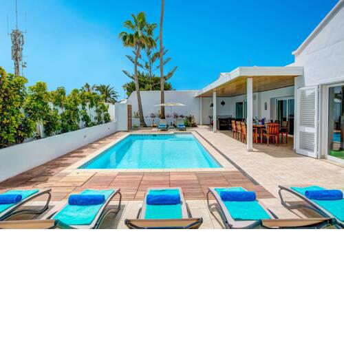 Villa in Puerto del Carmen Sleeps 10 with Pool and Air Con