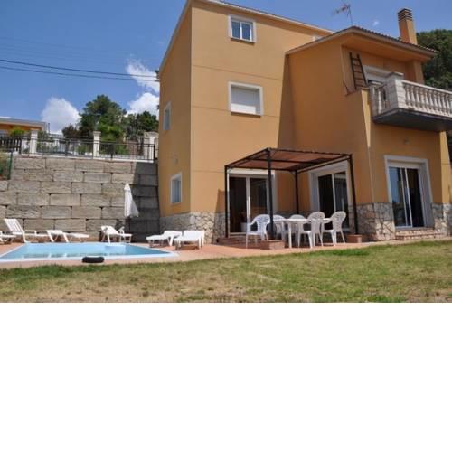Villa in Santa Ceclina Sleeps 6 includes Swimming pool 4