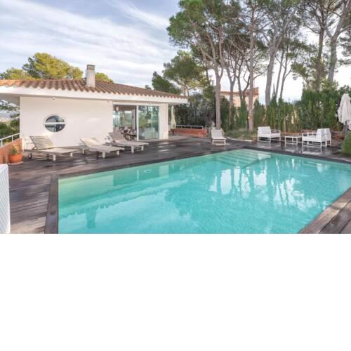 Villa in Santa Margarida Sleeps 8 with Pool