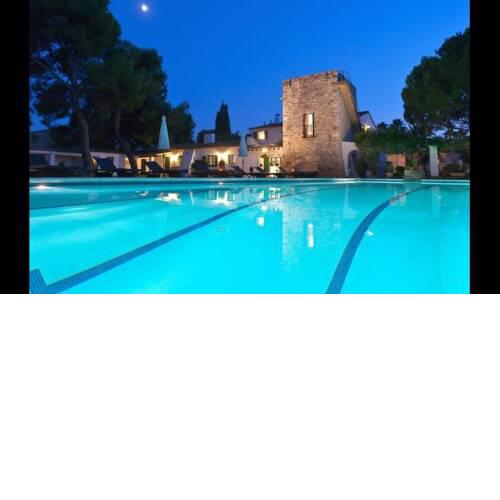 Villa in Sitges Sleeps 20 with Pool and Air Con