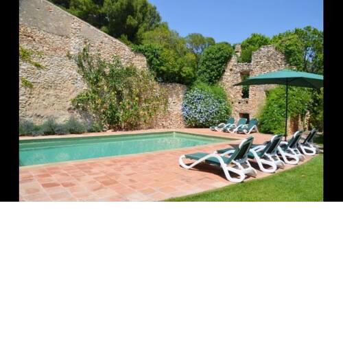 Villa in Valls Sleeps 10 with Pool