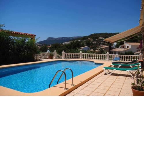 Villa independiente con gran piscina jardín vallado vistas bbqaa wifi