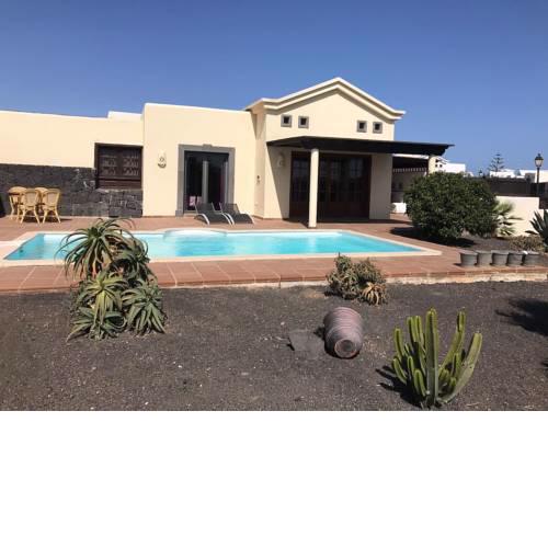 Villa independiente con piscina privada