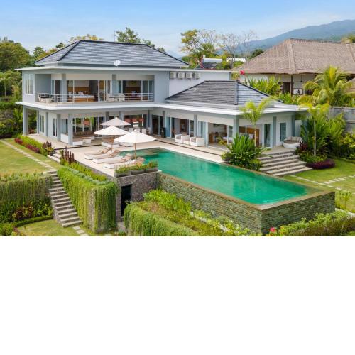 Villa IzaJay