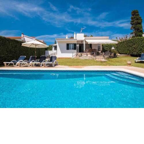 VILLA JARAMA Elegante chalet moderno cerca de la playa