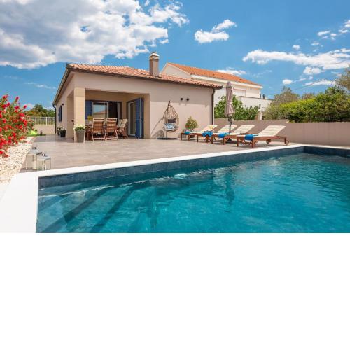 Villa Karla Nin