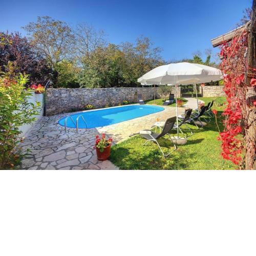Villa Katherine with Pool and Game Room