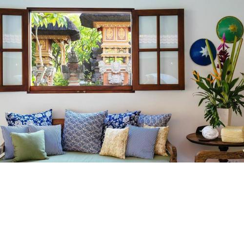 Villa Kayan - Gorgeous 2BR Seminyak gem, fabulous location steps from restaurants, cafes and shopping
