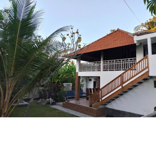 Villa Kayu Padangbai