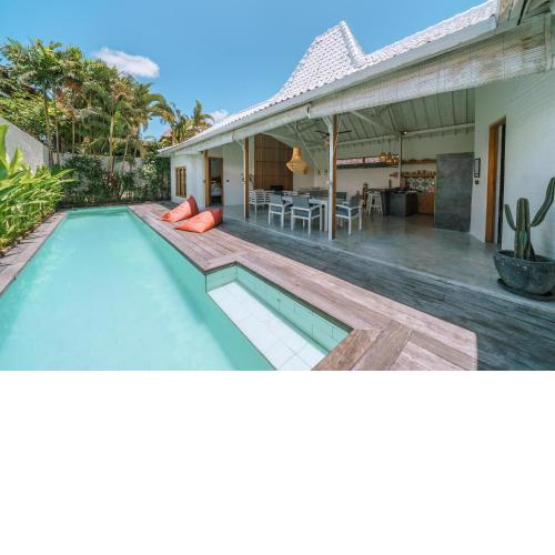 Villa Kazz 3 - Villa 3 Joglo style - 3 bdr - AMAZING LOCATION