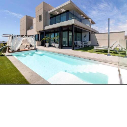 VILLA KENAI -Agradable Villa con Piscina privada y gimnasio