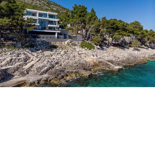 Villa Korcula Grandeur - 5 Bedrooms - Stunning Waterfront Setting - Direct Sea Access