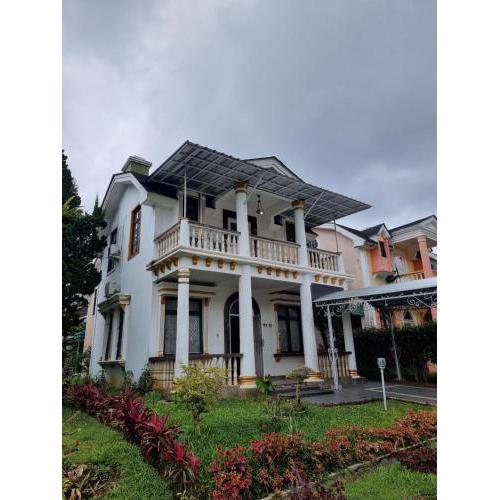 Villa Kota Bunga Puncak FF