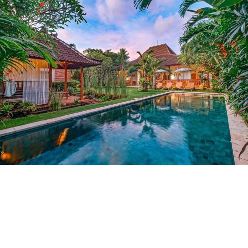 Villa Kuda Sumba, 4BR Luxury Villa with Tropical Vibes in Umalas, Between Canggu & Seminyak