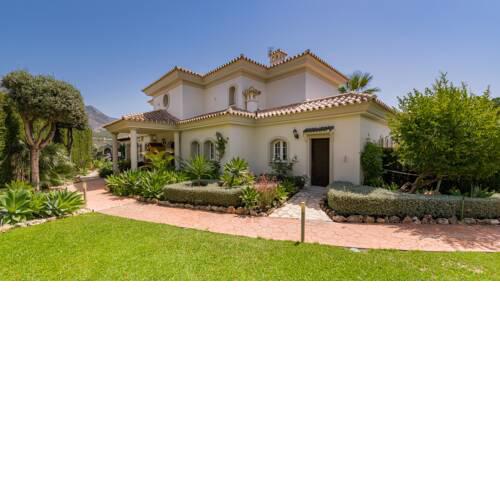Villa La Concha Sea & Mountain Views Close to Beach