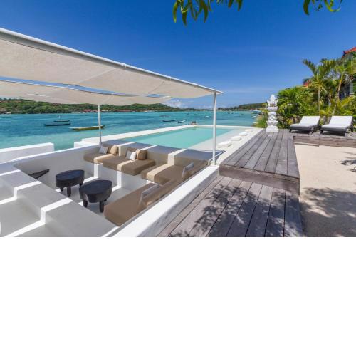 Villa Lagoon - Elegant & Absolute BeachFront in Nusa Ceningan