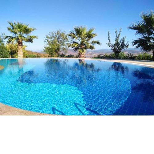 Villa Lake; Yepyeni 2+1 Tatil Evi