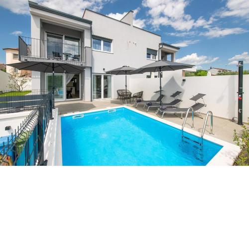 Villa Lara Nova Vas