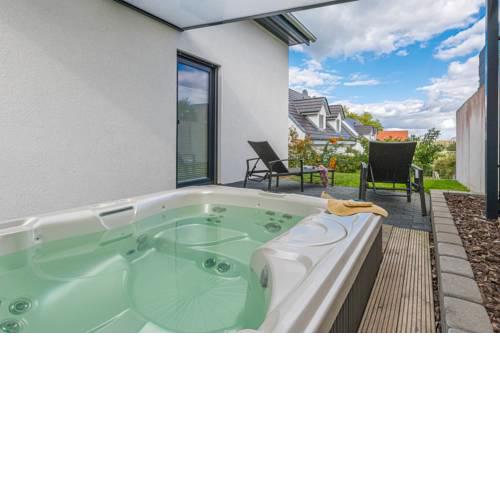 VILLA LIFESTYLE / VIP-LOUNGE-SUITE