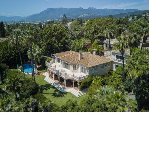 VILLA LILIA