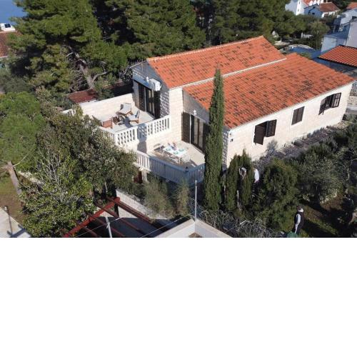 Villa L.L